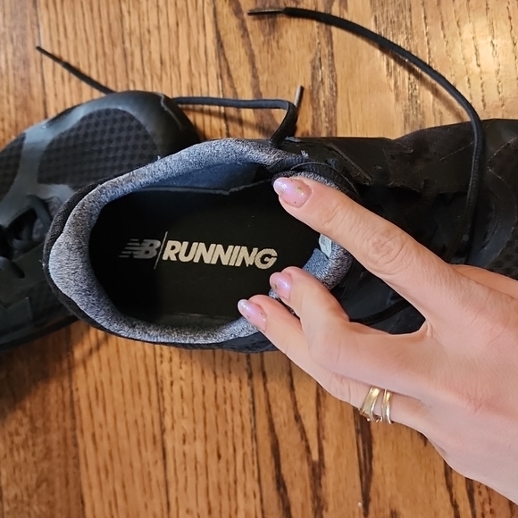 EUC new balance running shoes - Picture 2 of 5